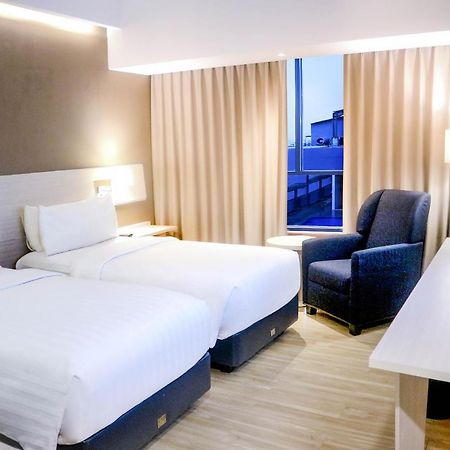 Harper Palembang By Aston Hotel Kültér fotó