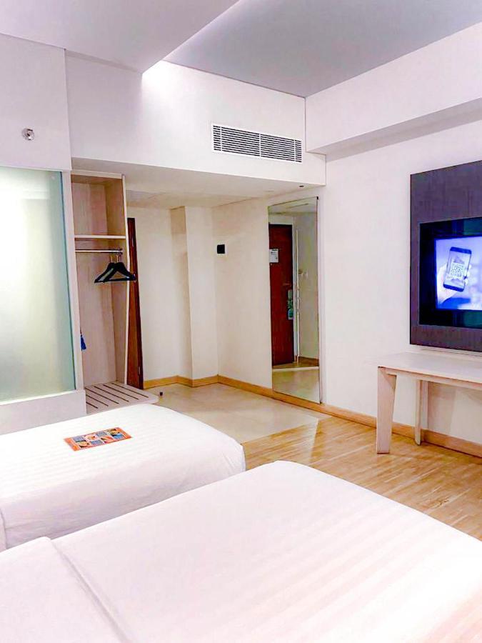 Harper Palembang By Aston Hotel Kültér fotó