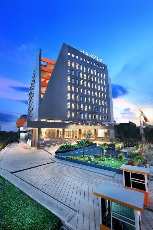 Harper Palembang By Aston Hotel Kültér fotó